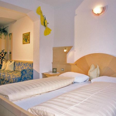 Hotel Gisserhof Ahrntal Habitación foto