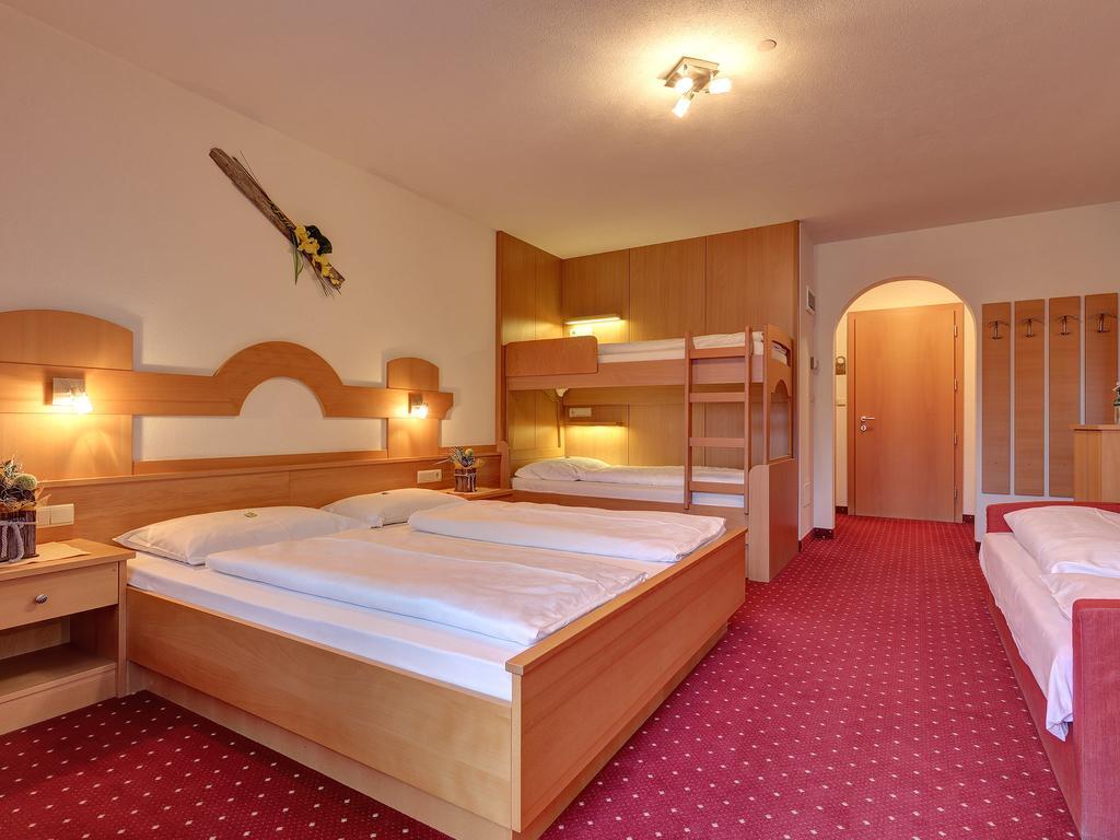 Hotel Gisserhof Ahrntal Habitación foto