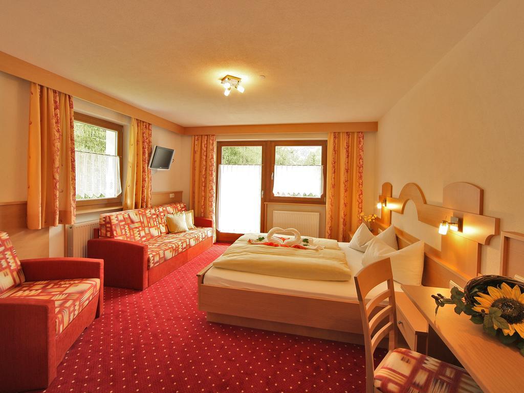 Hotel Gisserhof Ahrntal Habitación foto